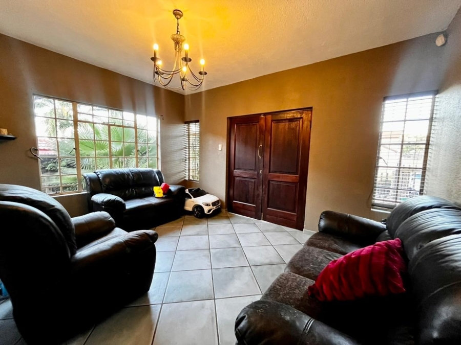 3 Bedroom Property for Sale in Safari Gardens North West